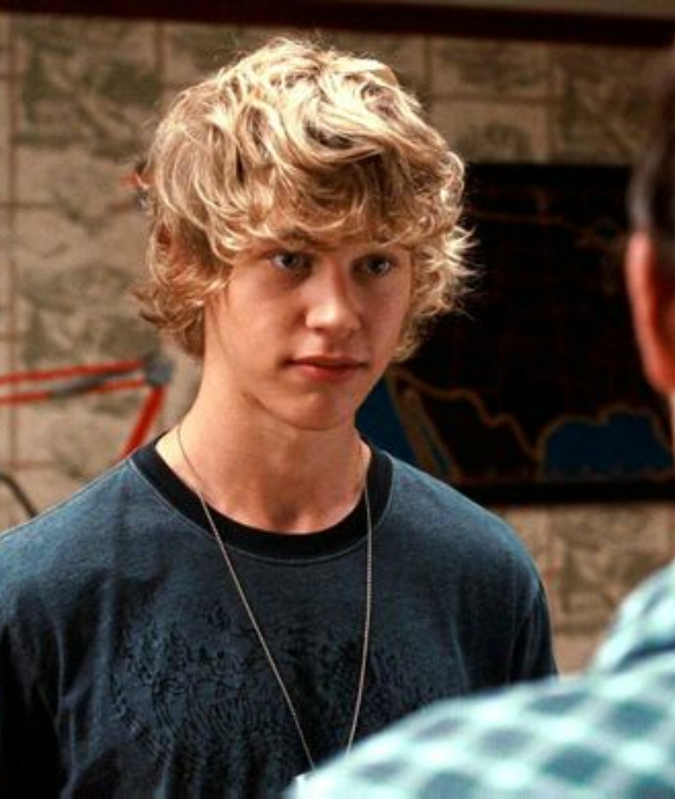 Jake Pearson in 'Aliens in the Attic'